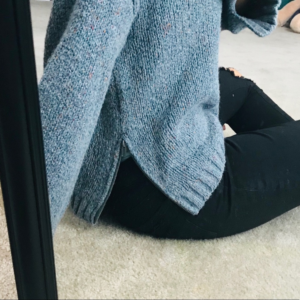 Super cute American Eagle sweater - Picture 4 of 8